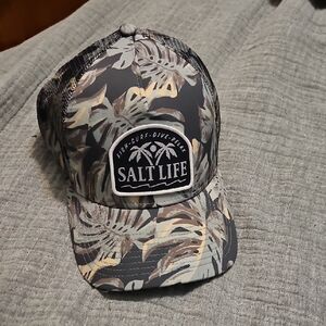 Salt Life Leaf Pattern Trucker Hat - Green And Tan